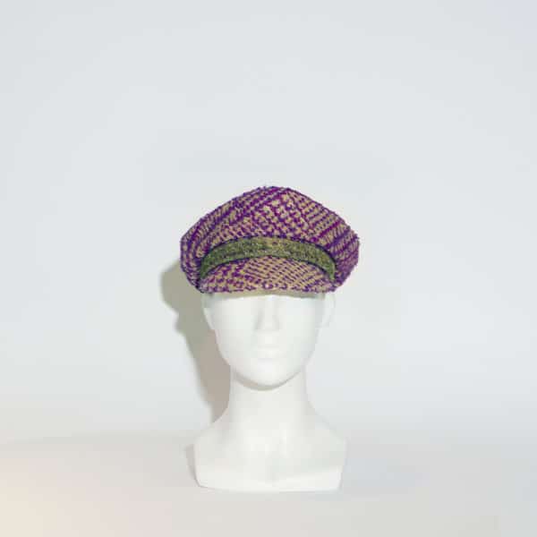 Notre jolie Sophia, notre béret casquette avec visière en tissu fantaisie, imaginé et conçu par la modiste italienne Veronica Marucci. D
